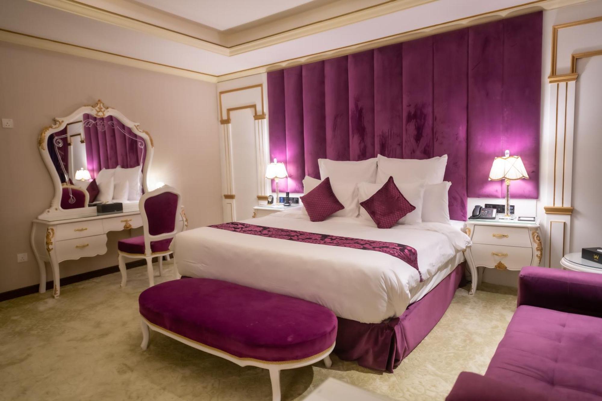 Deluxe King Room